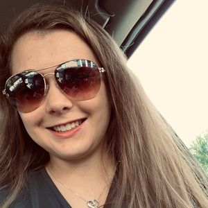 Meet your Posher, Bailey